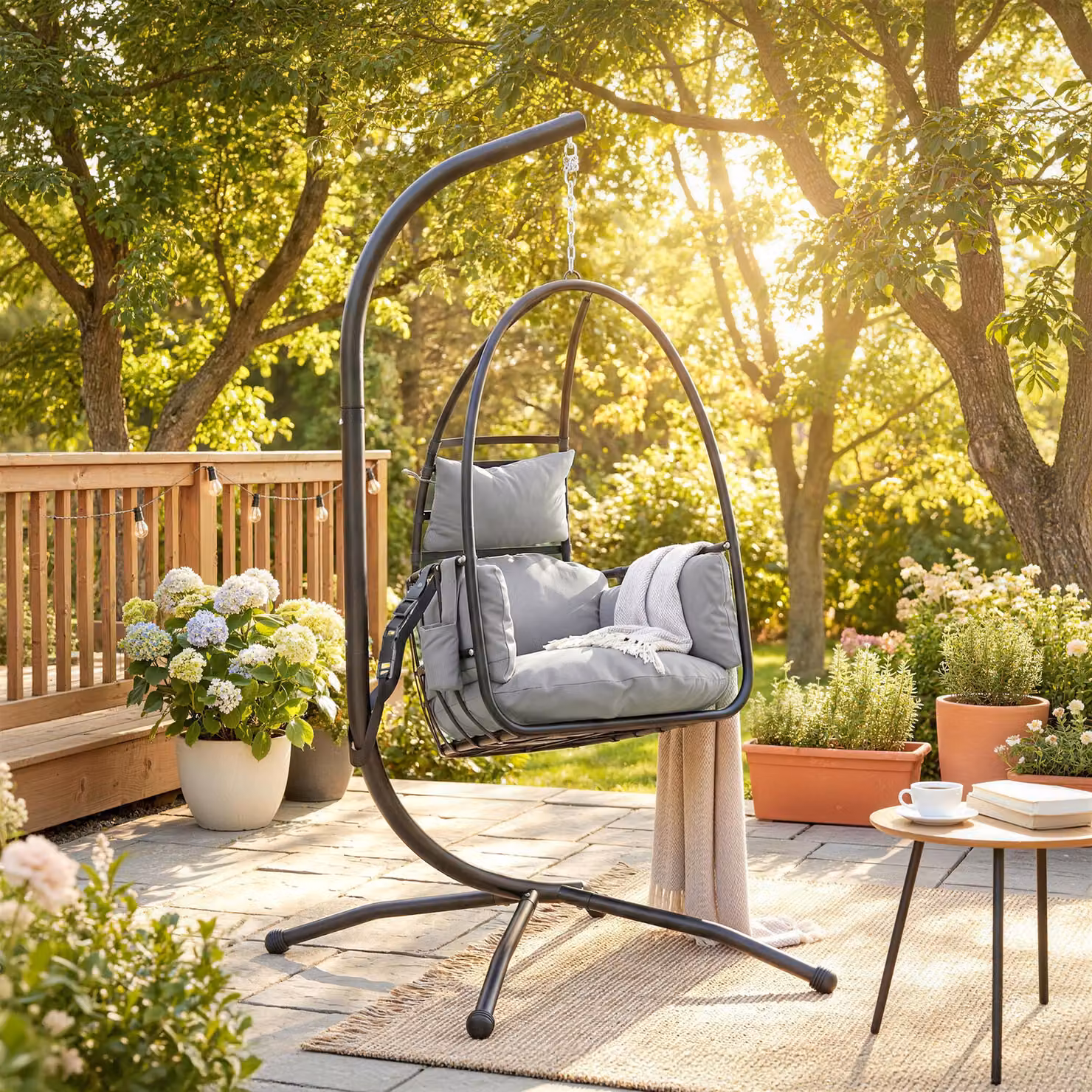 Sedia sospesa a uovo Outsunny con supporto, cestino pieghevole, poggiatesta, cuscino e tasca laterale, Grigio Scuro – 2