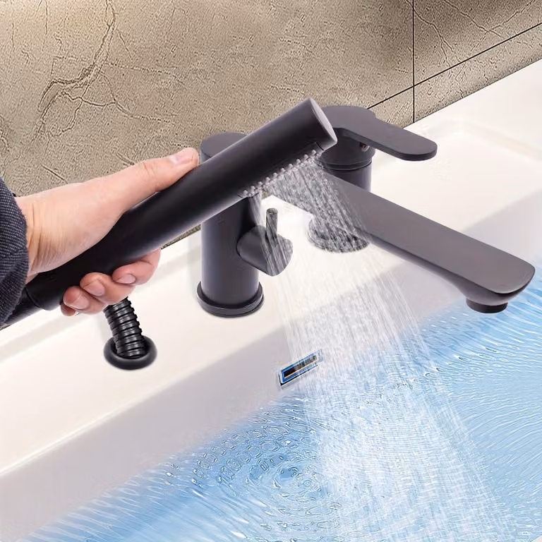 Set di rubinetti da bagno neri con doccetta manuale e bocchetta girevole, da montare a parete