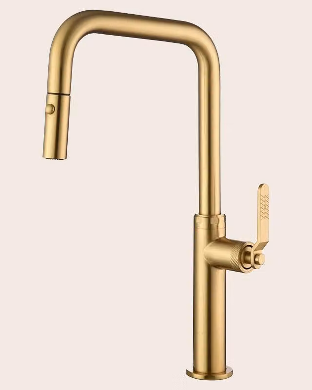 Rubinetto da cucina estraibile Selena oro spazzolato