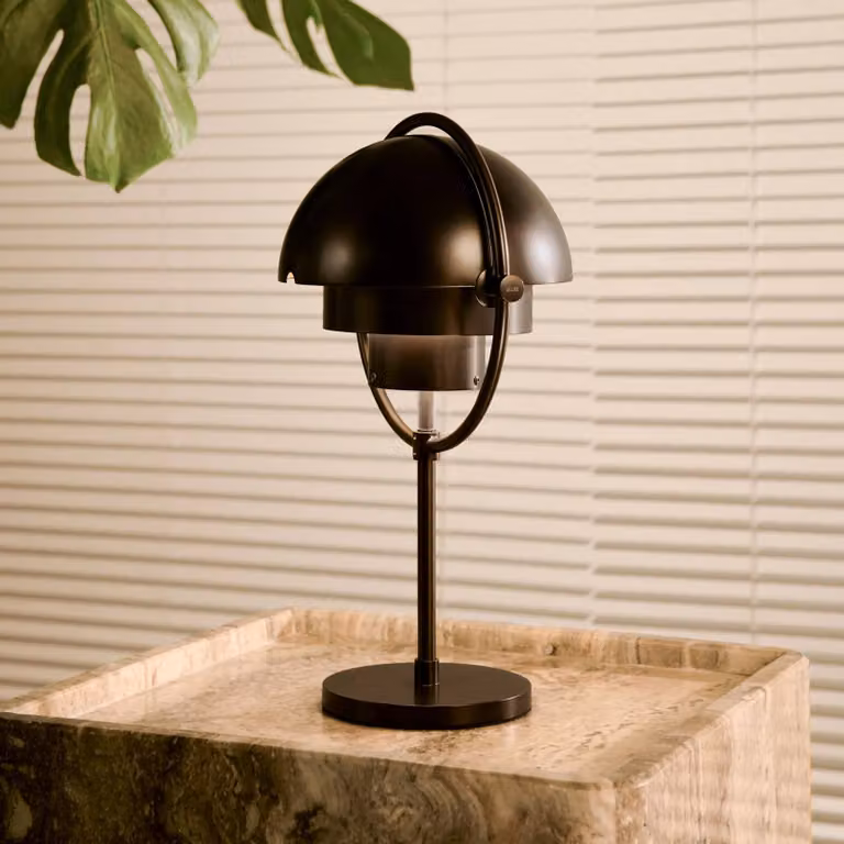 GUBI Lampada da tavolo Multi-Lite, dimmerabile, Nero, Soggiorno / Sala da pranzo, Metallo, Design, Lampada da tavolo