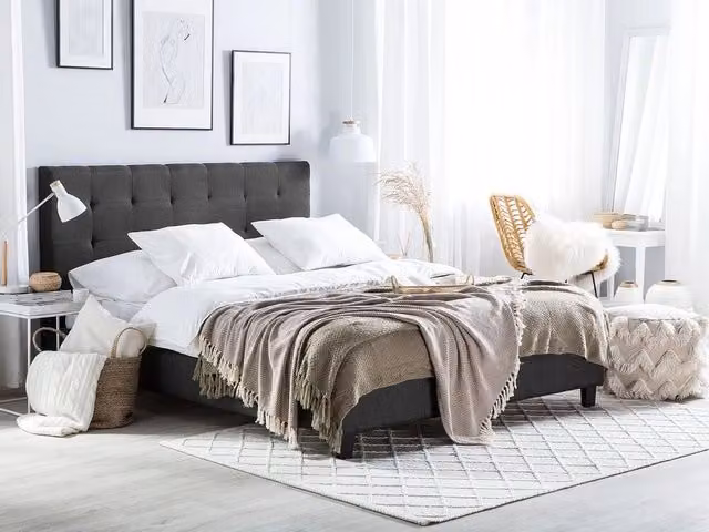 Letto imbottito Beliani Glamour in tessuto grigio con rete a doghe arcuate L/P/H: 218 x 160 x 108 cm – 1