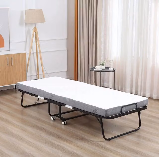 Letto pieghevole ULEVR 200x80 cm con materasso in schiuma da 10 cm, ruote bloccabili e telaio in acciaio bianco
