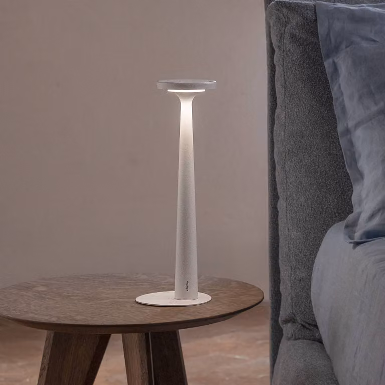 Karman Lampada da tavolo di design Papiria, dimmerabile, Bianco / Opale, Soggiorno / Sala da pranzo, Alluminio, Design, Lampada da tavolo