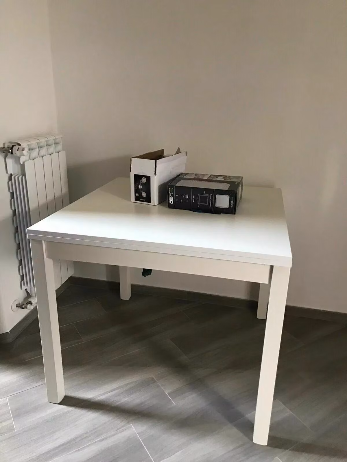 Tavolo moderno estensibile a libro bianco frassino Mobili 2G L/P/H: 90 x 90 x 76 cm – 2