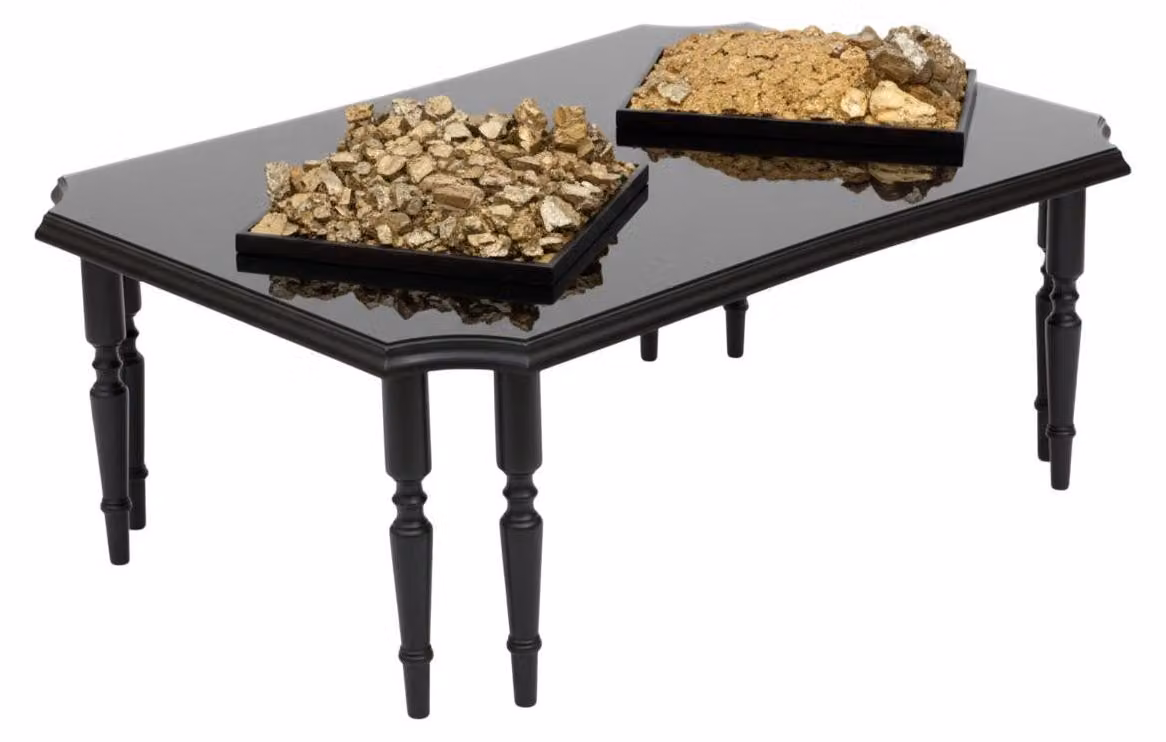 Eleganter Couchtisch mit schwarzer Glasoberfläche Hochwertig Möbel luxuriöse