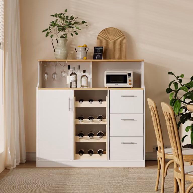Mobile bar di 120 x 40 x 121 cm, con illuminazione a LED e presa di corrente, ripiano per vino a 4 livelli, portabicchieri, 3 cassetti, vano porta con 3 ripiani regolabili e 2 ripiani aperti, colore bianco