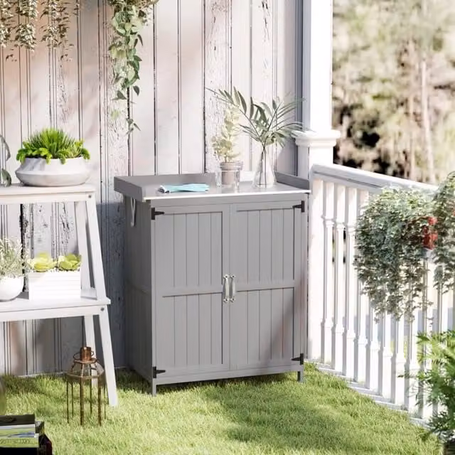 Mobile da giardino WISHDOR in legno di abete e metallo con ante a battente e ripiani interni, grigio – 1