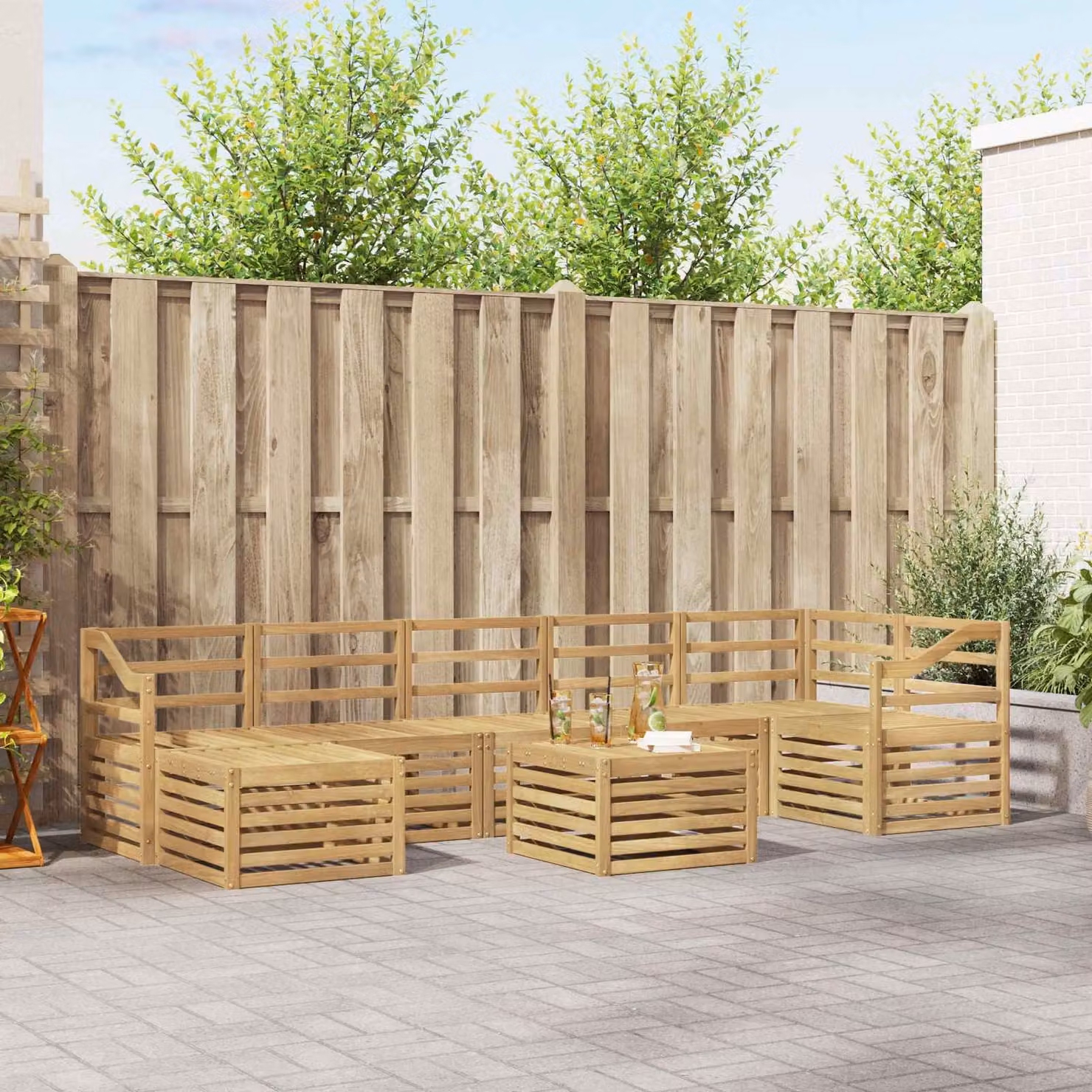 Set di divani da esterno vidaXL 8 pz in legno di acacia massello con cuscini bianchi e tavolino da giardino moderno