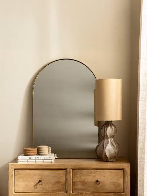 Specchio ovale Lena dorato in metallo Kenay Home