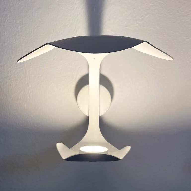 Knikerboker Applique da parete a LED Le Gigine, dimmerabile, Bianco / Opale, Soggiorno / Sala da pranzo, Metallo, Moderno, Applique a LED