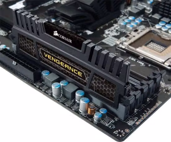 Memoria RAM Corsair DDR3 da 4GB 1600 MHz Nero