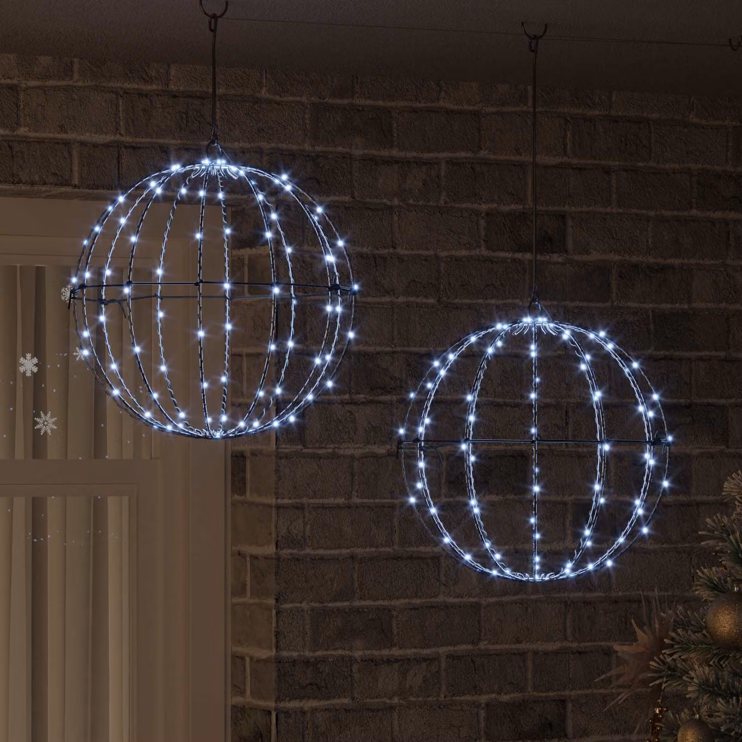 Set di 2 sfere decorative vidaXL in metallo bianco con 192 LED luce bianco freddo e telecomando, L/P/H: 40 x 40 x 42 cm