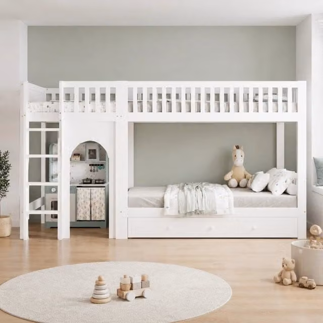 Letto a castello ULEVR 90x200 cm con scala dritta a 4 gradini e sponde su quattro lati, bianco e naturale