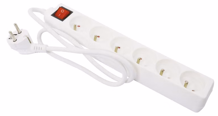 Gefotech 8219: presa multipla (6 prese, 16 A + T, con interruttore, cavo da 1 metro)