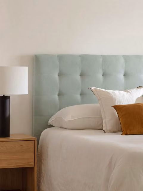 Testiera imbottita Kenay Home colore menta per camera da letto, L: 180 cm