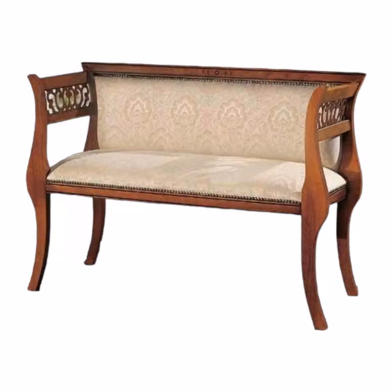 Divanetto imbottito in legno di faggio intagliato con decorazioni floreali Mobili 2G L: 111 cm, P: 43 cm, H: 78 cm