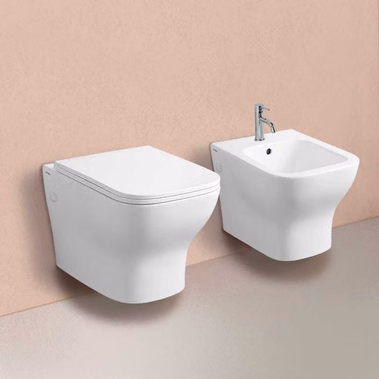 Coppia di sanitari sospesi in Vetroceramica bianco lucida | Swing
