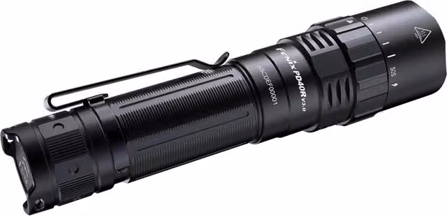 Torcia LED Fenix PD40R V3.0 da 3000 lumen, colore nero, con batteria inclusa e ricarica USB