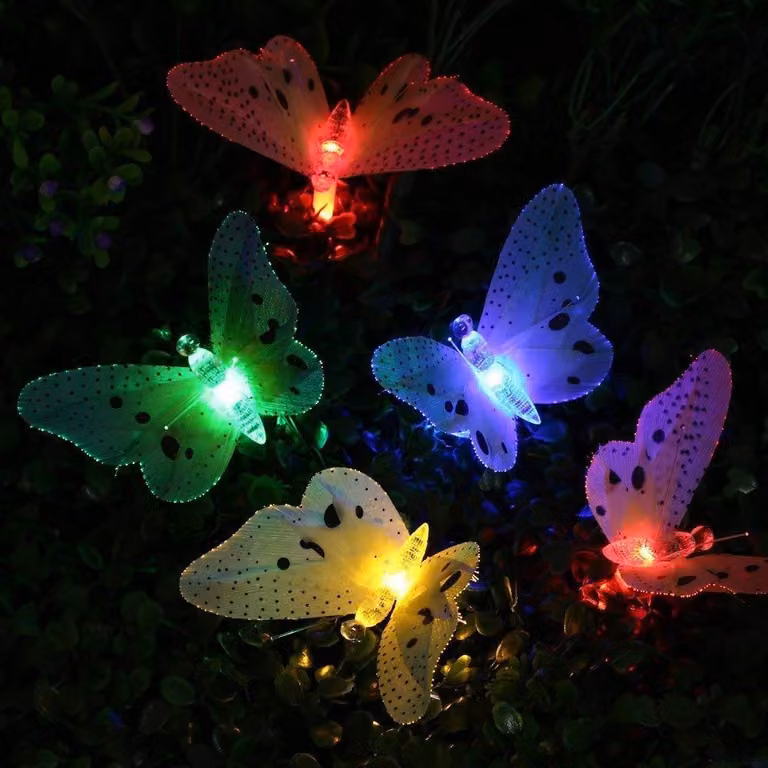 Catena luminosa solare a forma di farfalla, con 30 LED, impermeabile, per uso esterno