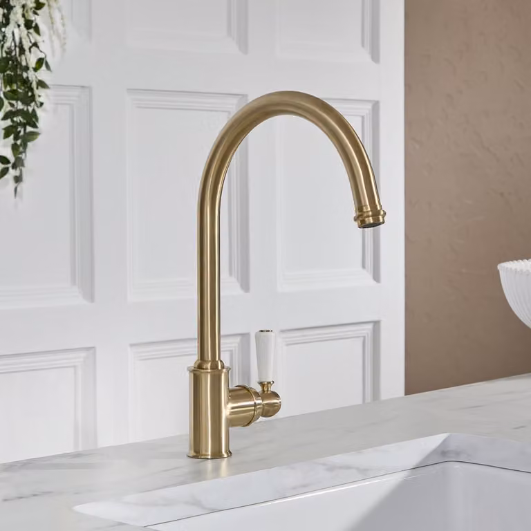 Miscelatore Lavabo/Cucina Tradizionale Monocomando - Finitura Oro Satinato - Stile elegante