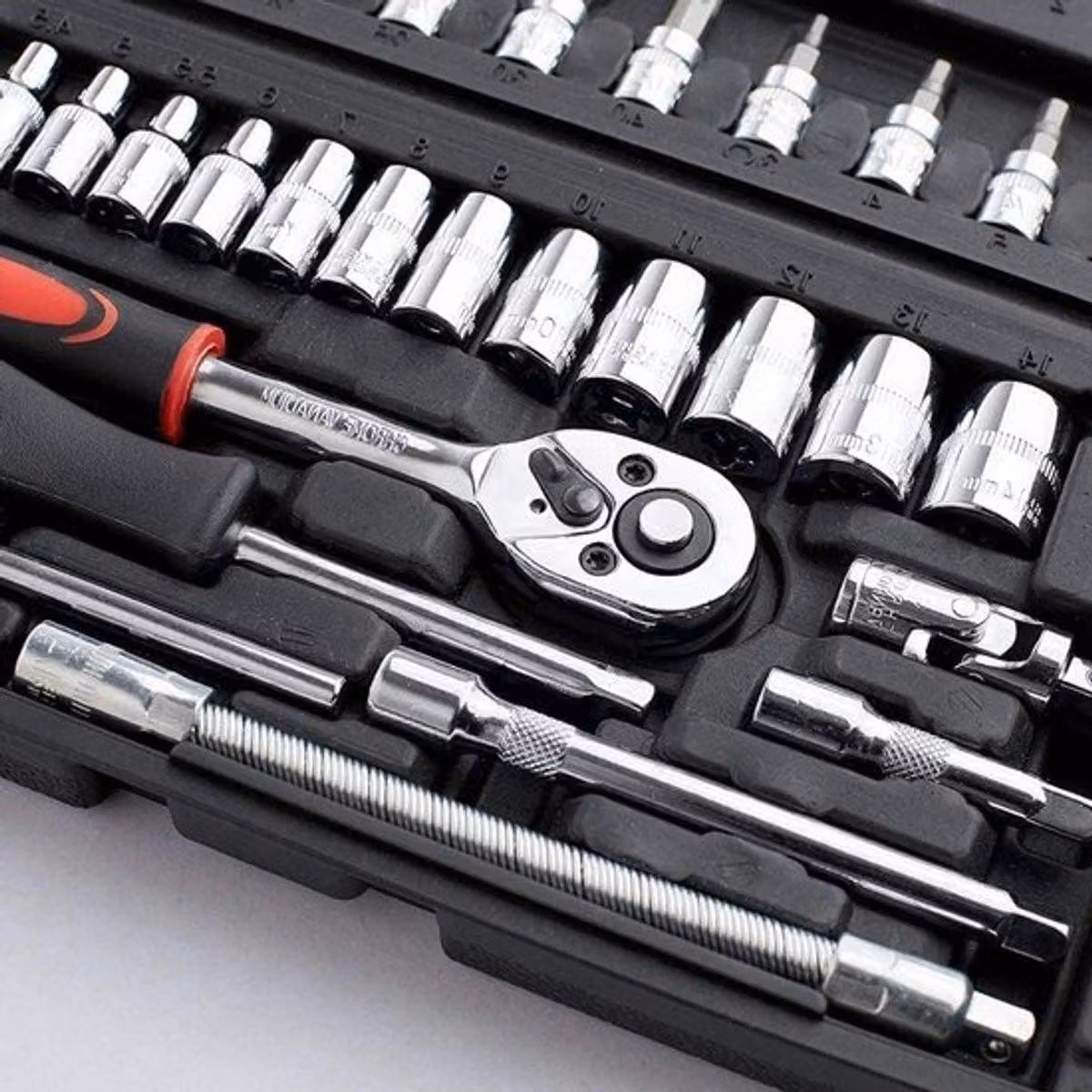 Set completo di 53 pezzi di chiavi a bussola, con chiave a cricchetto da 1/4 di pollice e custodia per il trasporto, ideale per la manutenzione dell'auto, realizzato in acciaio al cromo-vanadio e completo di accessori