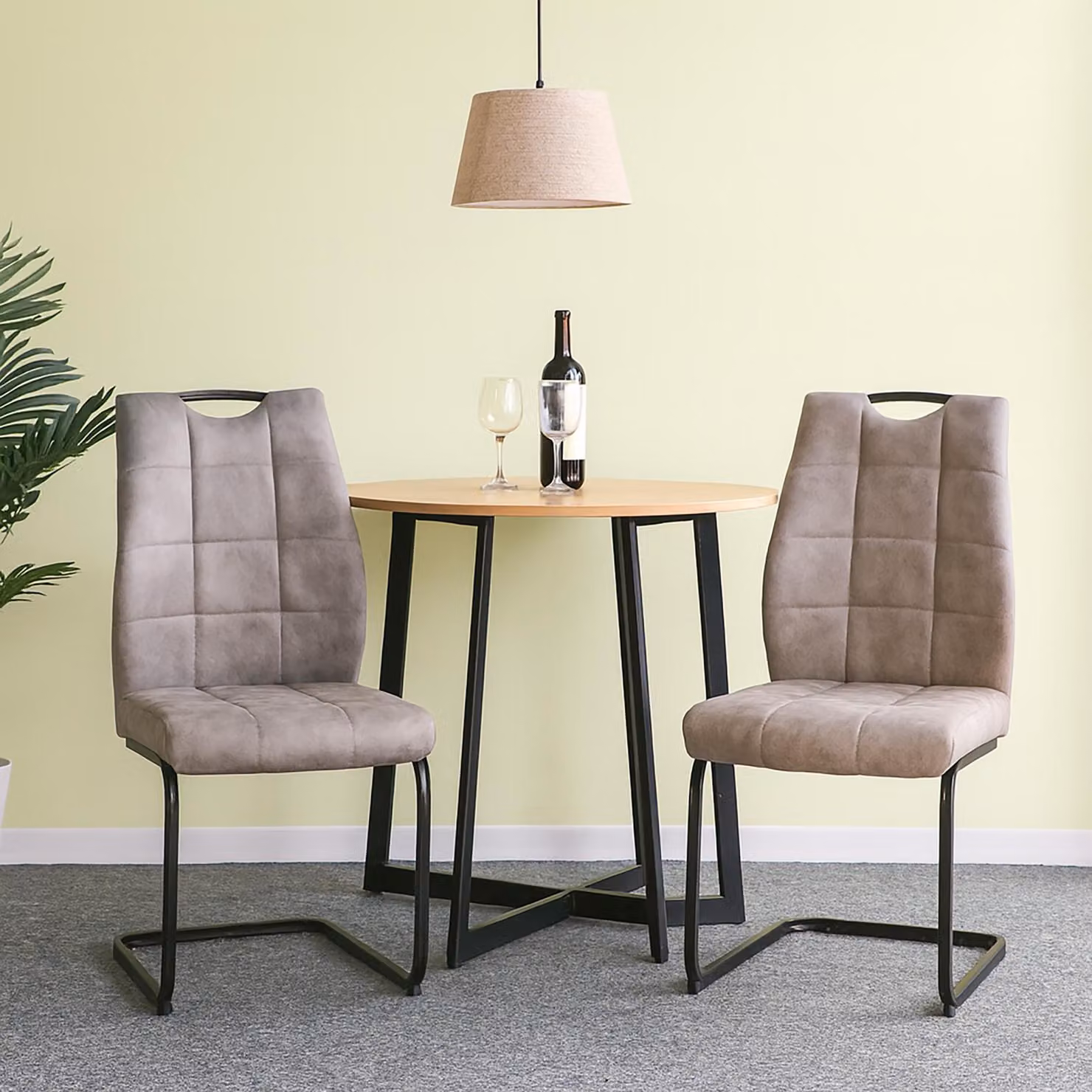 Set moderno di 2 sedie a dondolo marrone chiaro dal design elegante