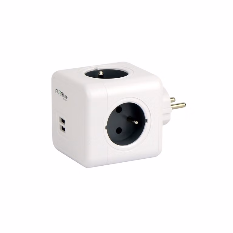Adattatore AURA line CUBE Presa di corrente a 4 vie con 2 porte USB
