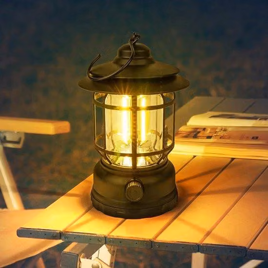 Uniqoos® Lampada da campeggio LED ricaricabile – Design retrò a colonna romana, dimmeraggio continuo da 20 a 300 lumen, grado di protezione IPX4, materiale ABS, peso 290 g, gancio per appendere, versatile per campeggio e uso domestico