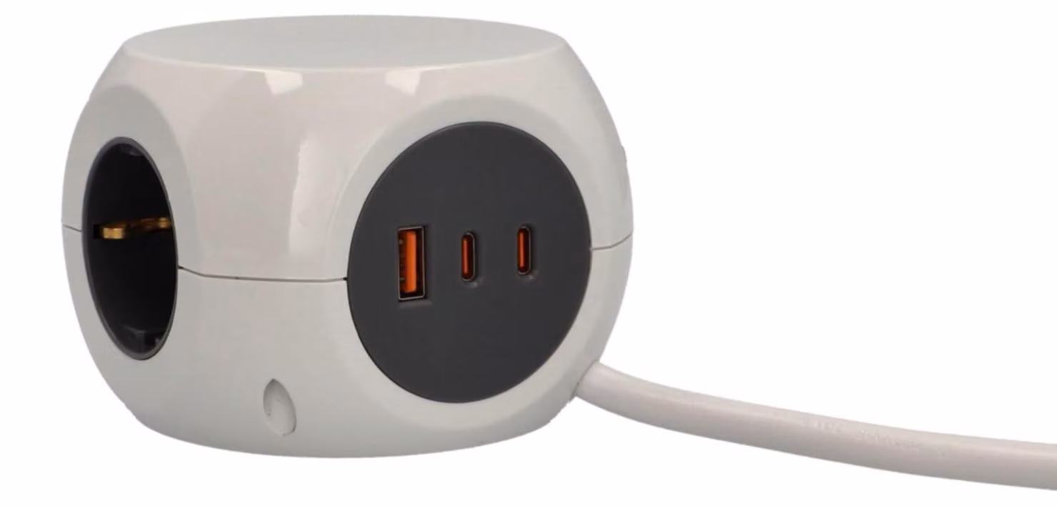 UNITEC, presa multipla a 3 vie con USB-A e 2 USB-C, tecnologia Power Delivery, ricarica rapida GaN