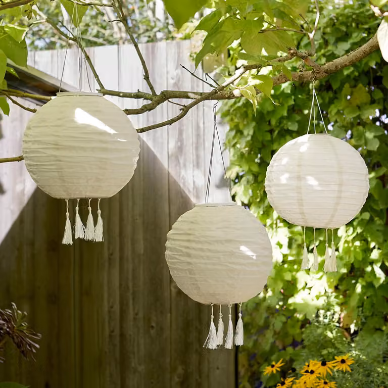 Set di 3 lanterne solari, color crema, con luci LED bianco caldo, altezza 30 cm