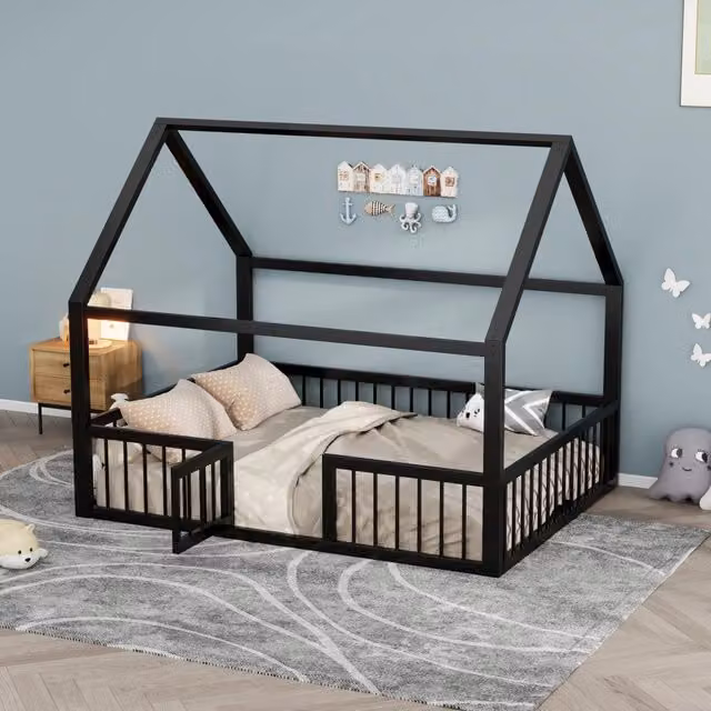 Letto casetta 140 × 200 cm 2 posti con barriere e cancelletto di sicurezza, senza materasso, in metallo nero