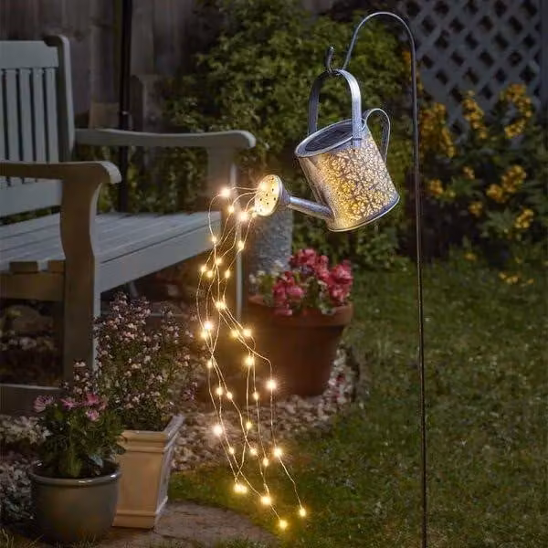 Annaffiatoio solare con cascata di luci LED, resistente alle intemperie, color argento, con 36 LED
