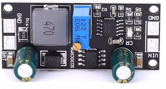 Regolatore di carica per pannelli solari - Tecnologia MPPT - Display LCD - 12V - 28V - Compatibile con batterie al litio - Carica per pannelli solari - Compatibilità universale