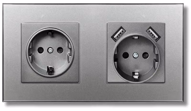 Presa doppia cornice in vetro temperato, 2 porte USB-A, iUni US2, 16A, Argento