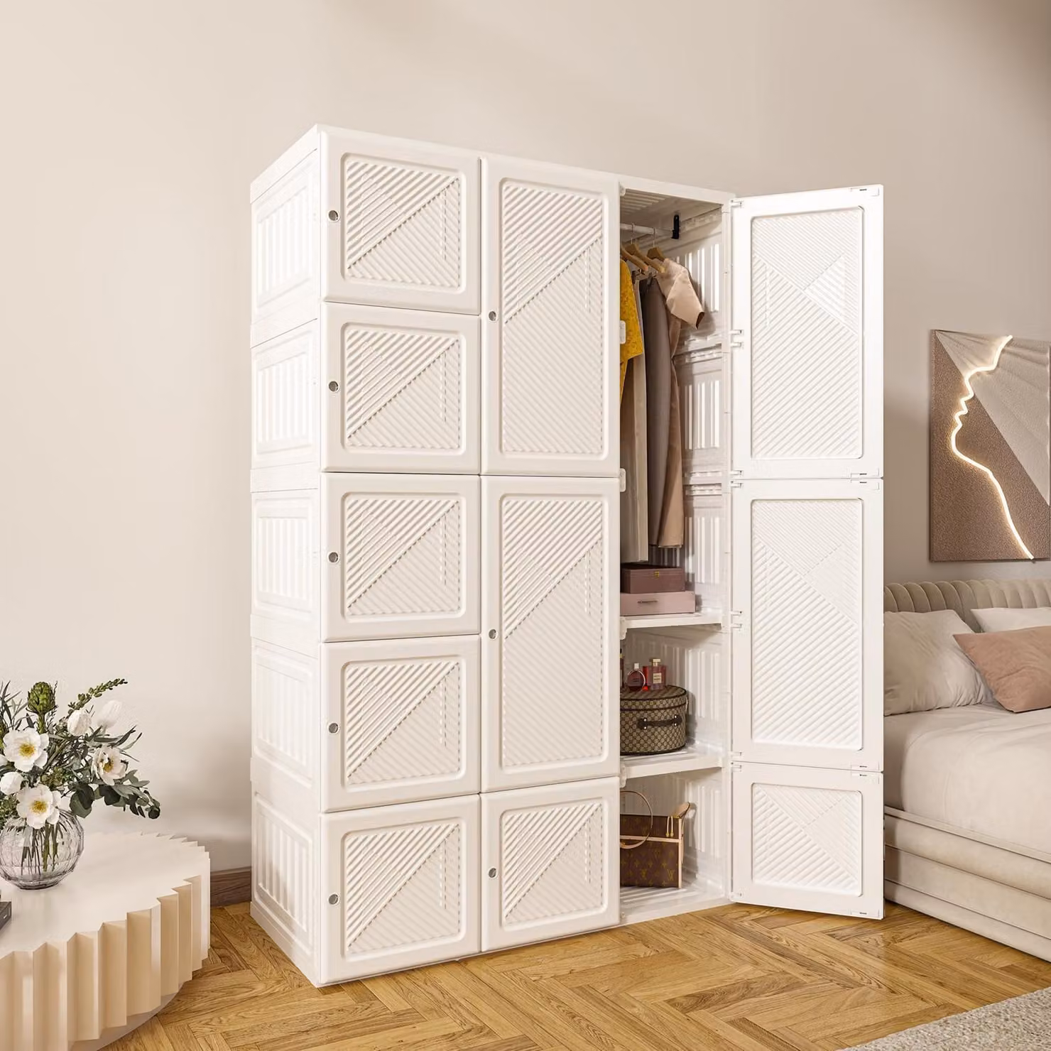 Armadio pieghevole di dimensioni 104x170x50 cm, dotato di asta appendiabiti e ante magnetiche