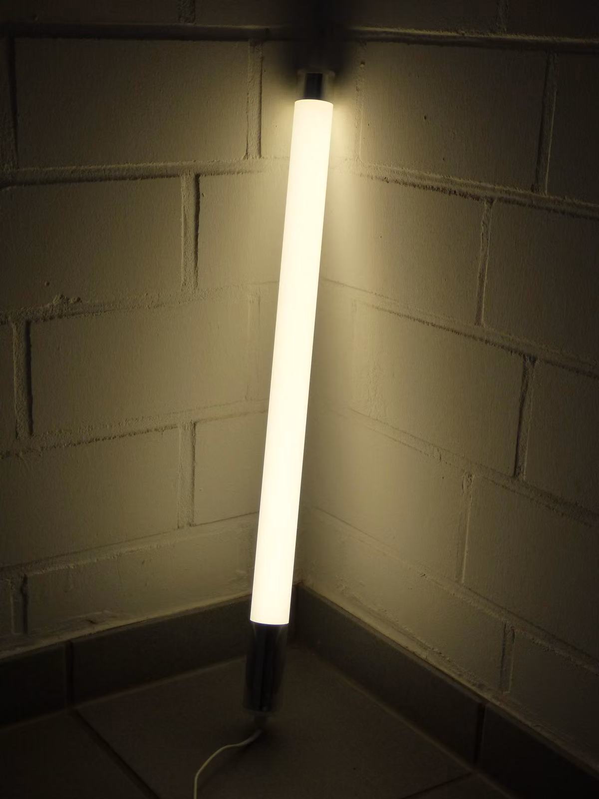 9763 Asta LED VISION 18 W 123 cm EK cavo W tubo di plastica bianco caldo