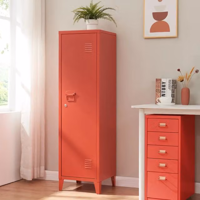 Armadio da ufficio in metallo en.casa Kurikka rosso con ante a battente e serratura, H 137 cm x L 38 cm x P 38 cm
