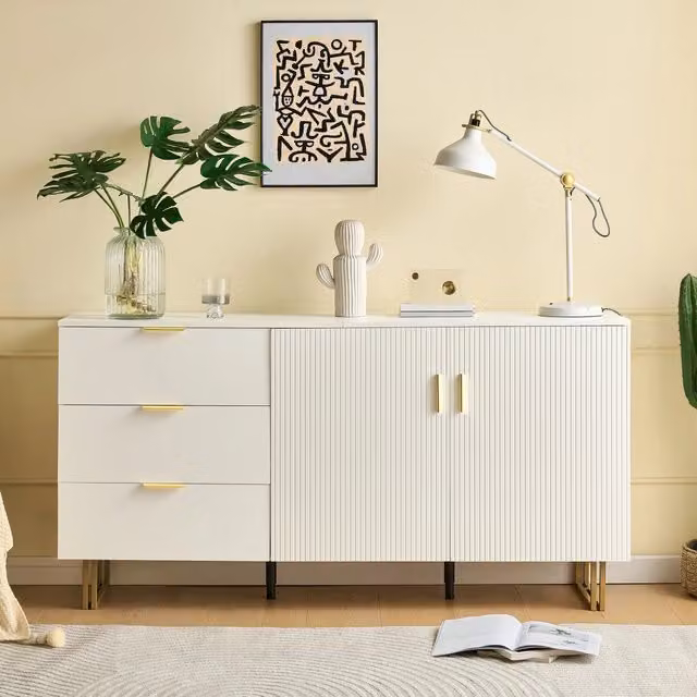 Credenza Bianca Moderna 160 cm; Madia 2 Ante 3 Cassetti in MDF; Mobile Soggiorno con Gambe in Acciaio e Maniglie Dorate