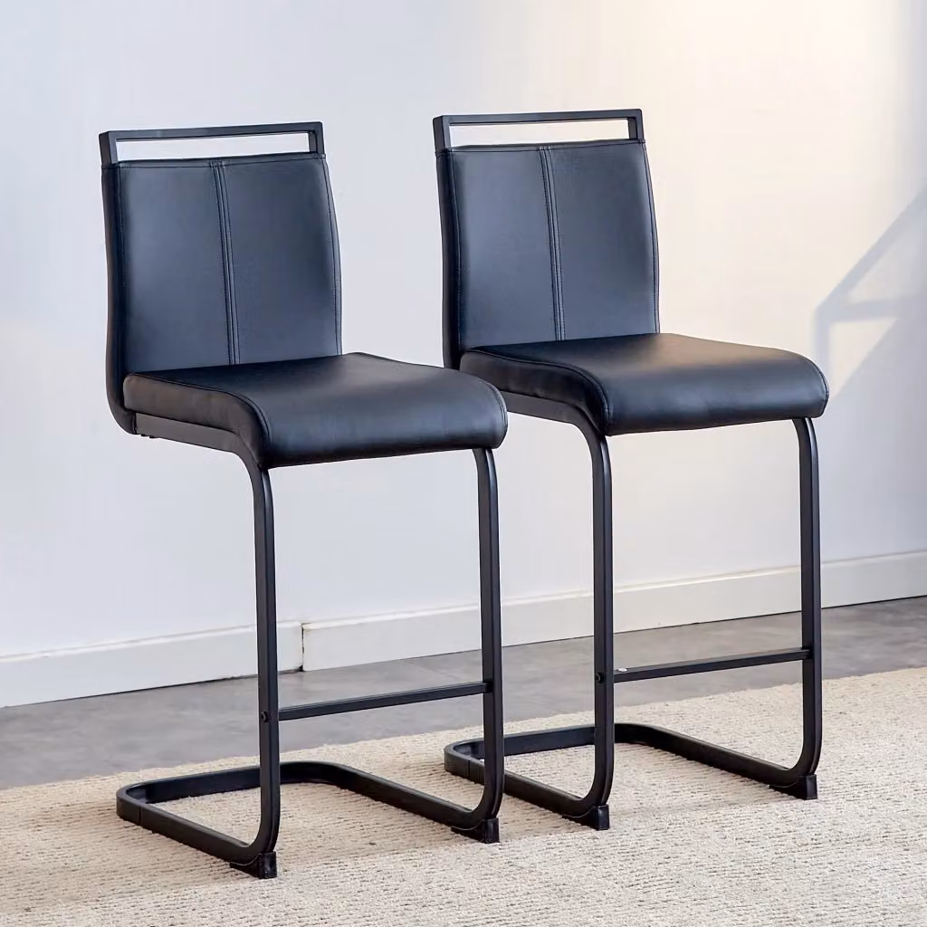 Set di 2 Sgabelli da Bar MINIMAL in Ecopelle Nera con Gambe in Metallo Nero, Altezza: 96.5 cm – 2