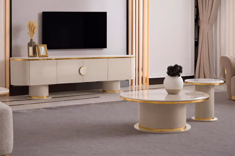 Elegante set da salotto con credenza e tavolini con dettagli dorati