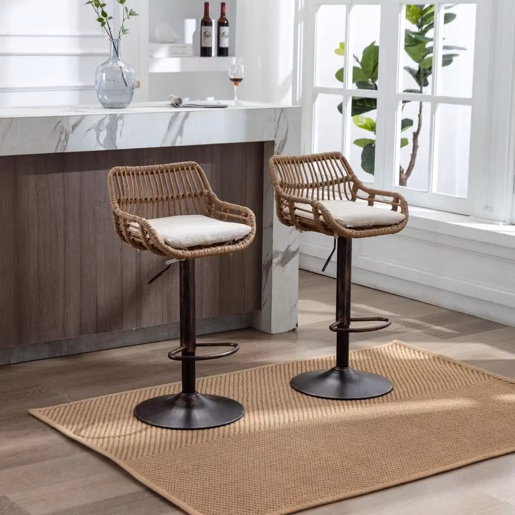 Set di 2 sgabelli da bar girevoli con braccioli in tessuto di lino beige e struttura in metallo oro con altezza regolabile e poggiapiedi – 2