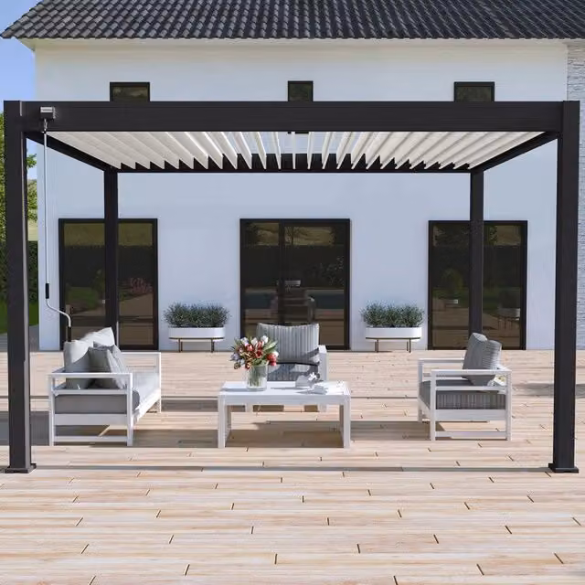 Pergola bioclimatica autoportante Ombréa VS Nero con lamelle bianche L: 394 cm, P: 303 cm, H: 256 cm
