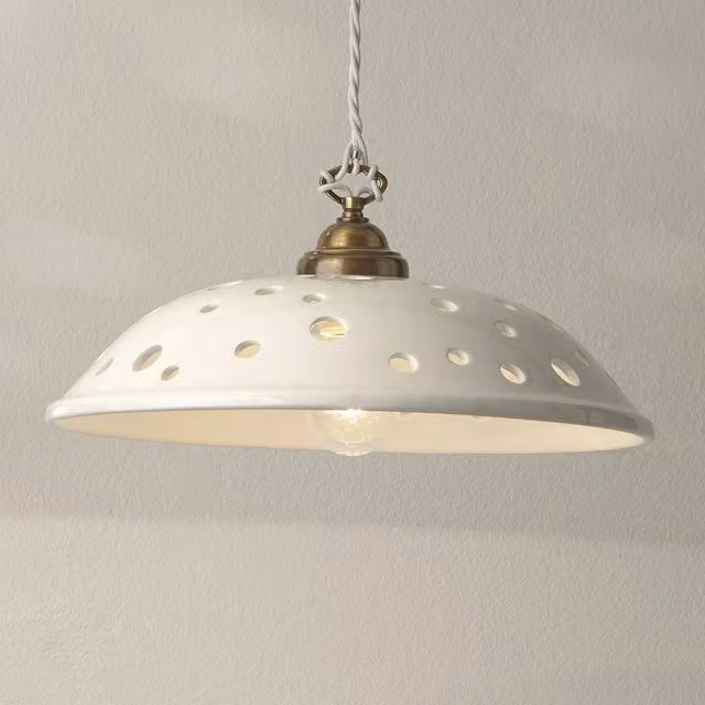 CONTEMPORANEA Sospensione Artigianale in Ceramica Bianca Lucida Piatto Traforato d.38