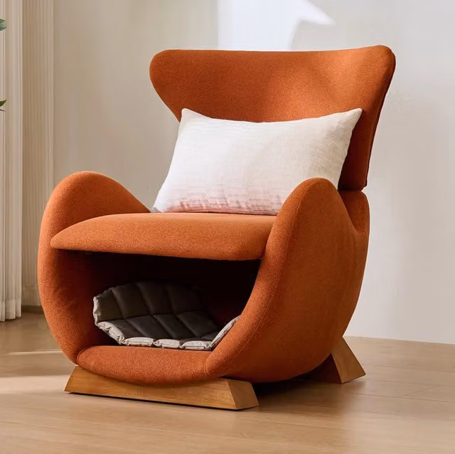 Poltrona lounge rosso mattone con cuccia per animali