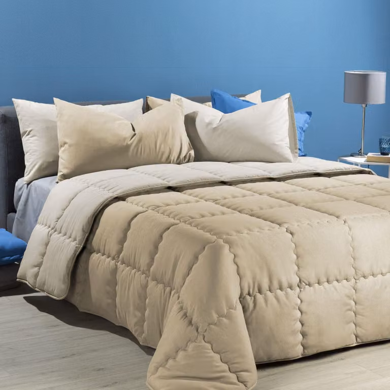 Piumino in microfibra per letto matrimoniale francese, color vaniglia, confezione singola