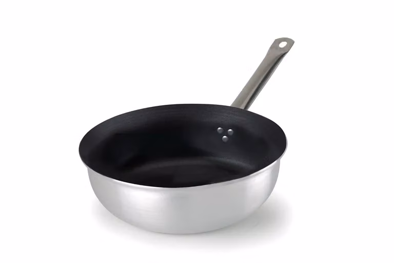 Padella a mantecare in alluminio antiaderente con manico in acciaio inox, spessore 5 mm, diam. 28cm