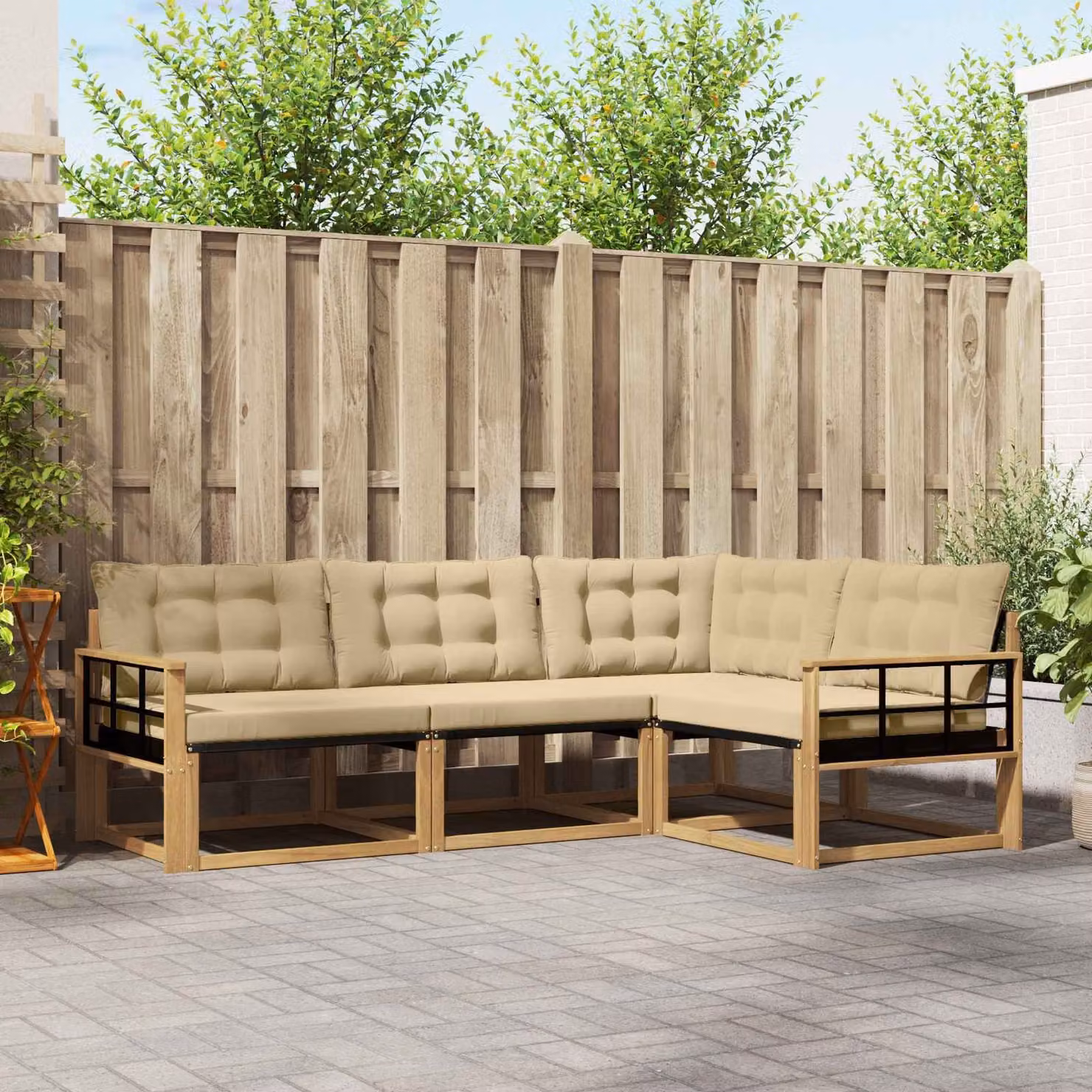 Set di divani da esterno vidaXL a forma di L composto da 4 pezzi in legno di acacia con cuscini in bianco e beige