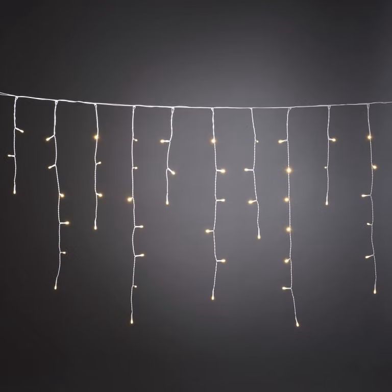 Konstsmide Tenda luminosa a LED per pioggia di ghiaccio, con sensore di luce e timer di 6 e 9 ore, smerigliata, 80 diodi bianco caldo, a batteria, per esterni (IP44), cavo bianco, batteria: 2 x D 1,5V (escl.) - 3739-132
