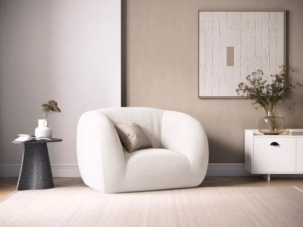 Poltrona Essen Cosmopolitan Design in bouclé bianco con braccioli per il tuo living – 2