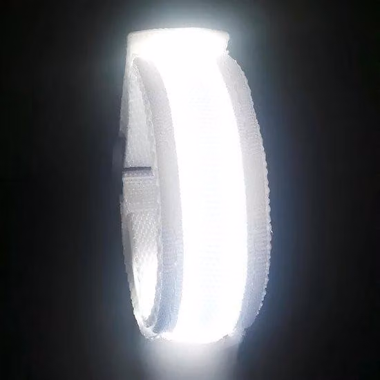 Braccialetto LED per la corsa e le attività all'aperto - Fascia luminosa LED ricaricabile per garantire la sicurezza al buio